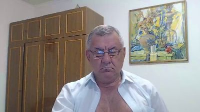 machomale3 live cam on Cam4