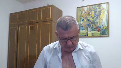 machomale3 live cam on Cam4