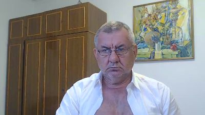 machomale3 live cam on Cam4