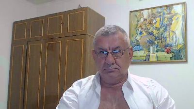 machomale3 live cam on Cam4