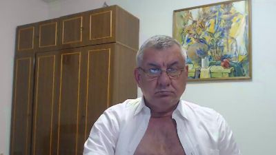 machomale3 live cam on Cam4