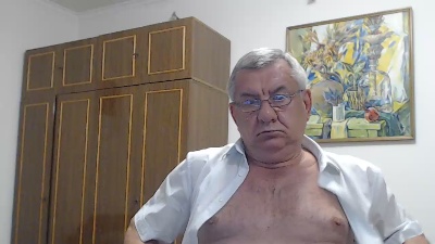 machomale3 live cam on Cam4