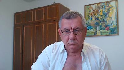 machomale3 live cam on Cam4
