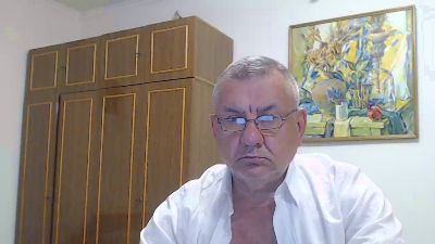 machomale3 live cam on Cam4