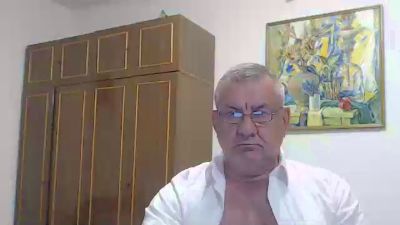 machomale3 live cam on Cam4