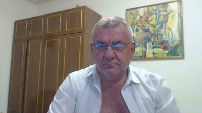 machomale3 live cam on Cam4