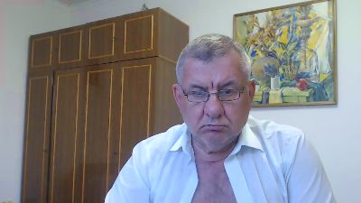 machomale3 live cam on Cam4