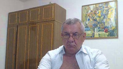 machomale3 live cam on Cam4
