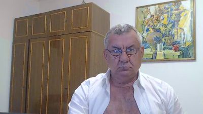 machomale3 live cam on Cam4