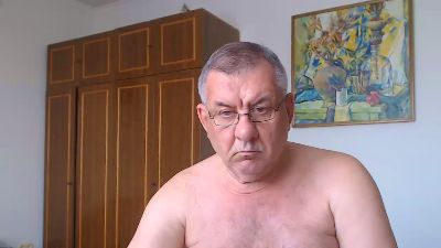 machomale3 live cam on Cam4