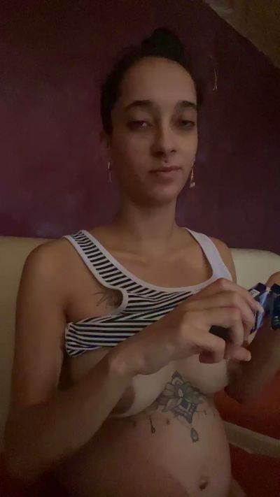 madalinabumbu31 live cam on Cam4