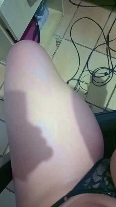 madelicia9 live cam on Cam4