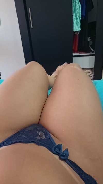 madelicia9 live cam on Cam4