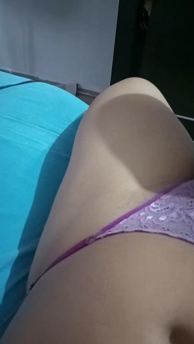 madelicia9 live cam on Cam4