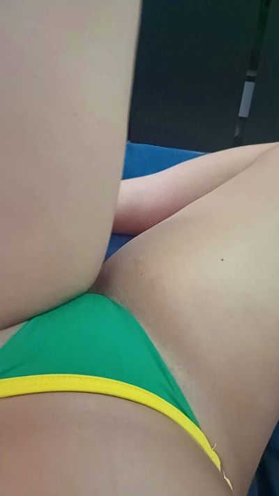 madelicia9 live cam on Cam4