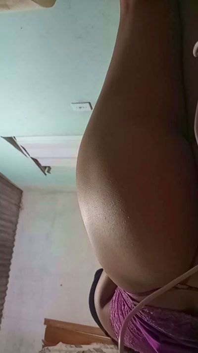 madelicia9 live cam on Cam4
