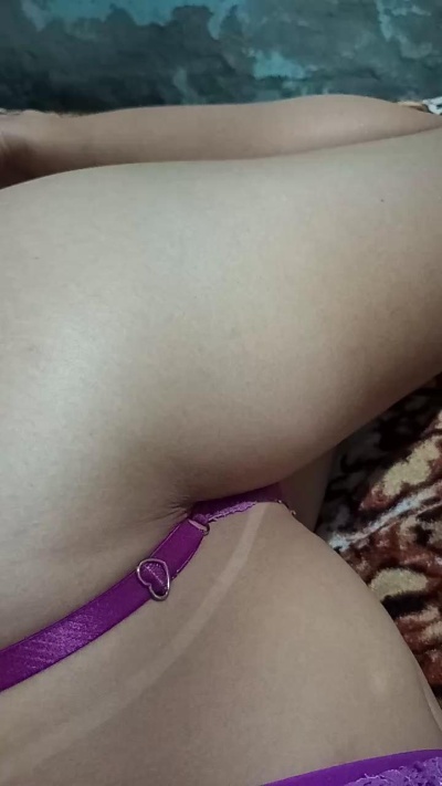 madelicia9 live cam on Cam4