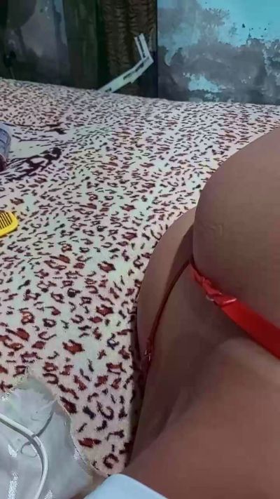 madelicia9 live cam on Cam4