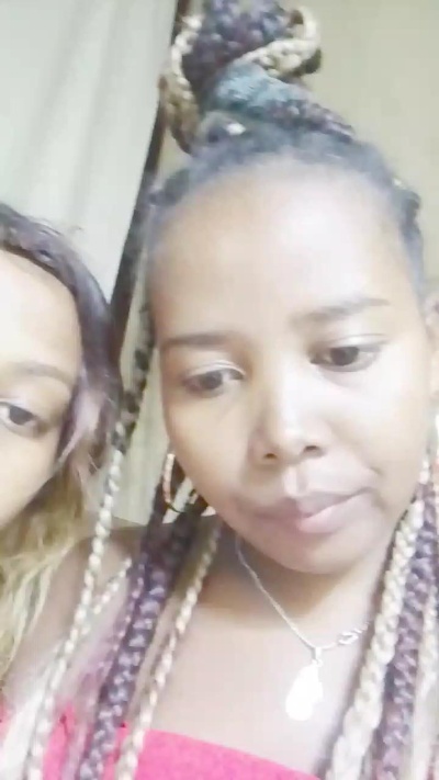 maelahfun webcam mujer en vivo desde Madagascar