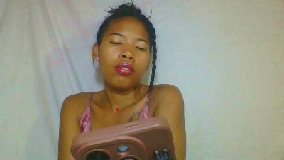 maellah1 live cam on Cam4