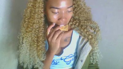 maellah1 live cam on Cam4