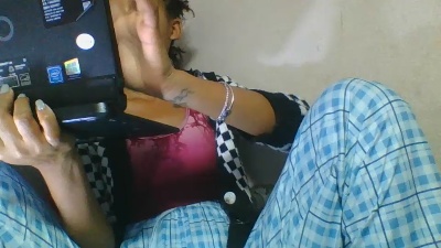 maellah1 live cam on Cam4