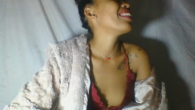 maellah1 live cam on Cam4