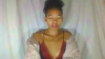 maellah1 live cam on Cam4