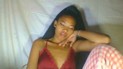 maellah1 live cam on Cam4