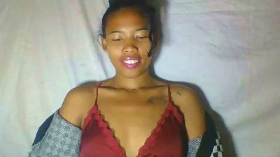 maellah1 live cam on Cam4