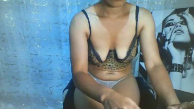 maelys19 live cam on Cam4