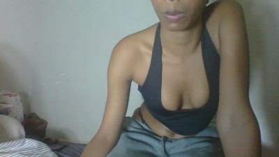 maeva61 live cam on Cam4