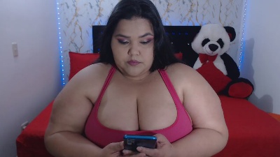 magda_curvy2324 live cam on Cam4