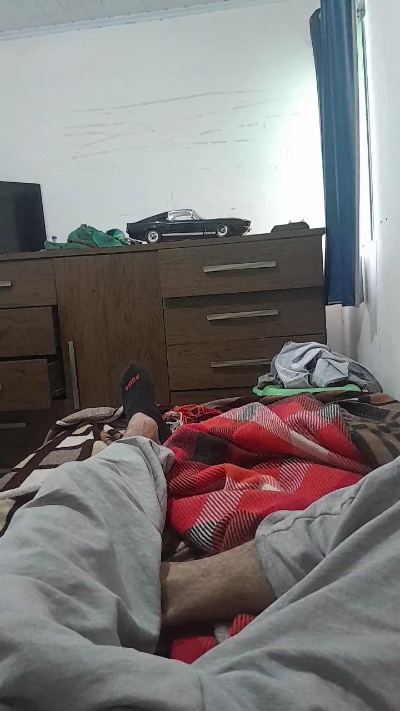 magrelinho90 live cam on Cam4