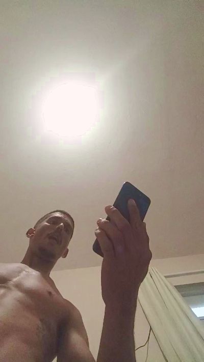 magro49 live cam on Cam4