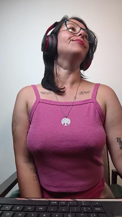 mahina84_ live cam on Cam4