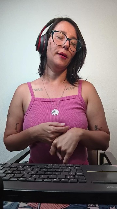 mahina84_ live cam on Cam4