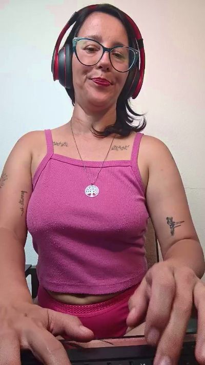 mahina84_ live cam on Cam4