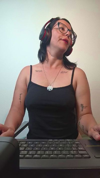 mahina84_ live cam on Cam4