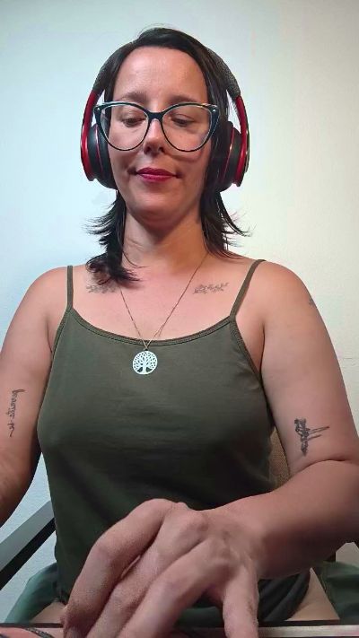 mahina84_ live cam on Cam4