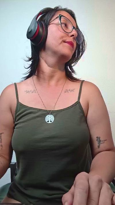 mahina84_ live cam on Cam4