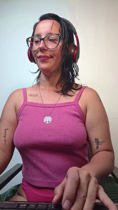 mahina84_ live cam on Cam4