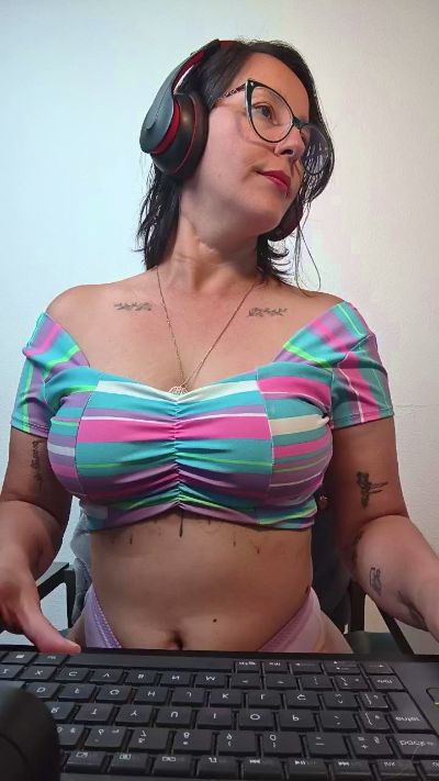 mahina84_ live cam on Cam4