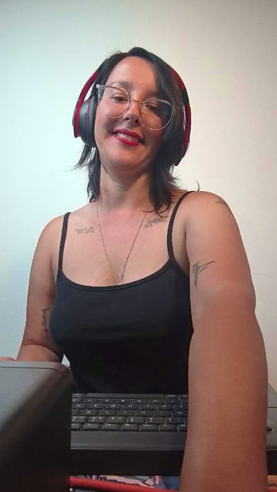 mahina84_ live cam on Cam4