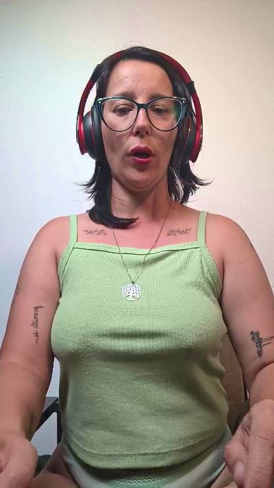 mahina84_ live cam on Cam4