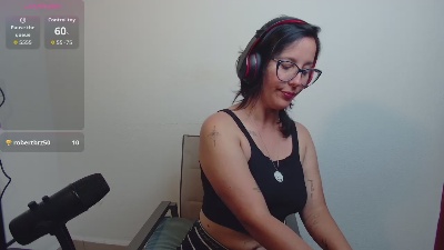 mahina84_ live cam on Cam4