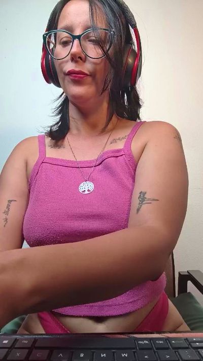 mahina84_ live cam on Cam4