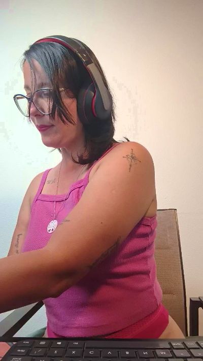 mahina84_ live cam on Cam4