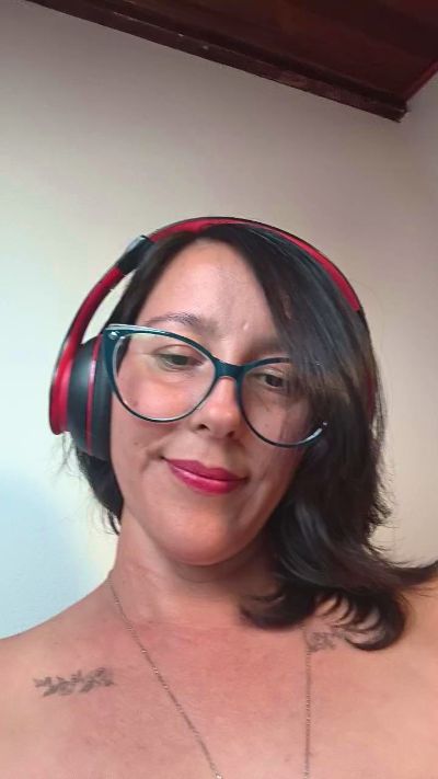 mahina84_ live cam on Cam4