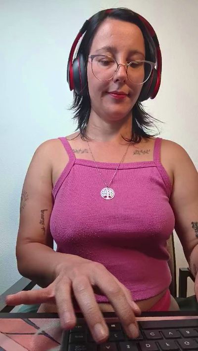 mahina84_ live cam on Cam4